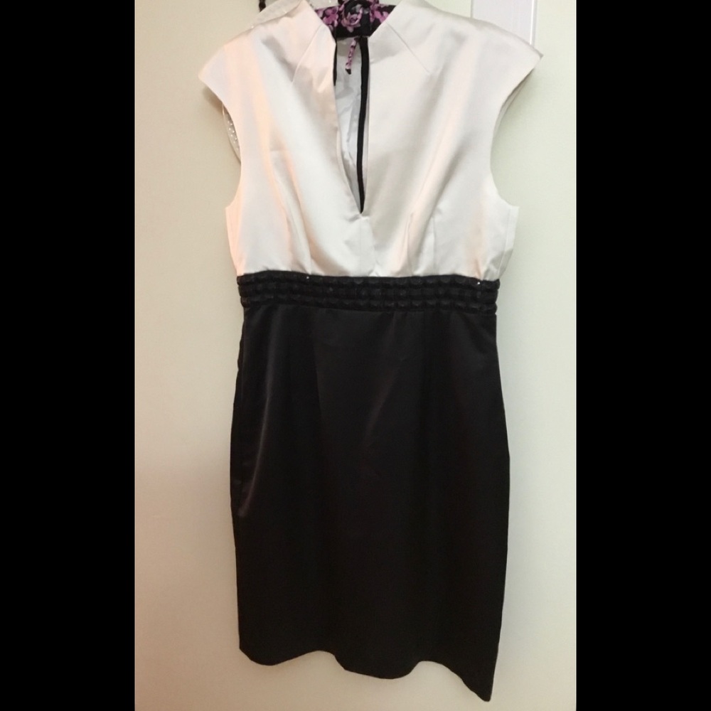 🌺 Trina Turk Black White Dress Sz 6